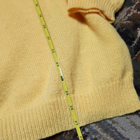 Vintage Blue and Yellow Women's Crewneck Sweater - Picture 6 of 13